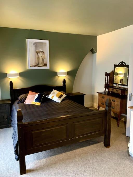 Chic Townhouse Near Tunnels Beaches Ilfracombe Exteriör bild