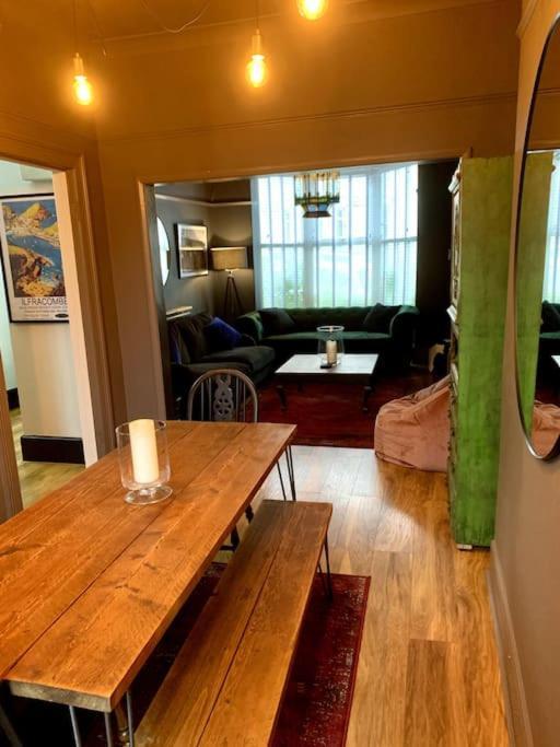 Chic Townhouse Near Tunnels Beaches Ilfracombe Exteriör bild