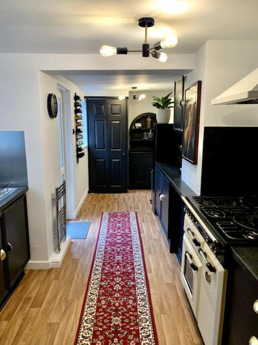 Chic Townhouse Near Tunnels Beaches Ilfracombe Exteriör bild