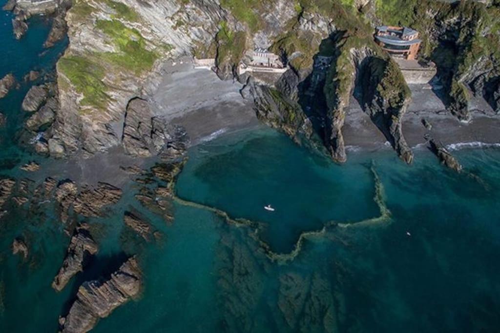 Chic Townhouse Near Tunnels Beaches Ilfracombe Exteriör bild