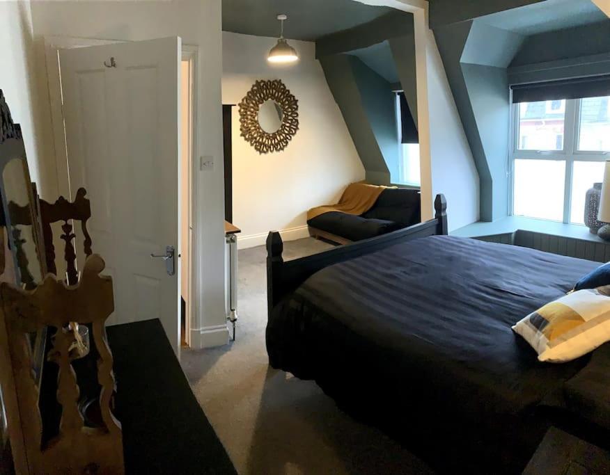 Chic Townhouse Near Tunnels Beaches Ilfracombe Exteriör bild